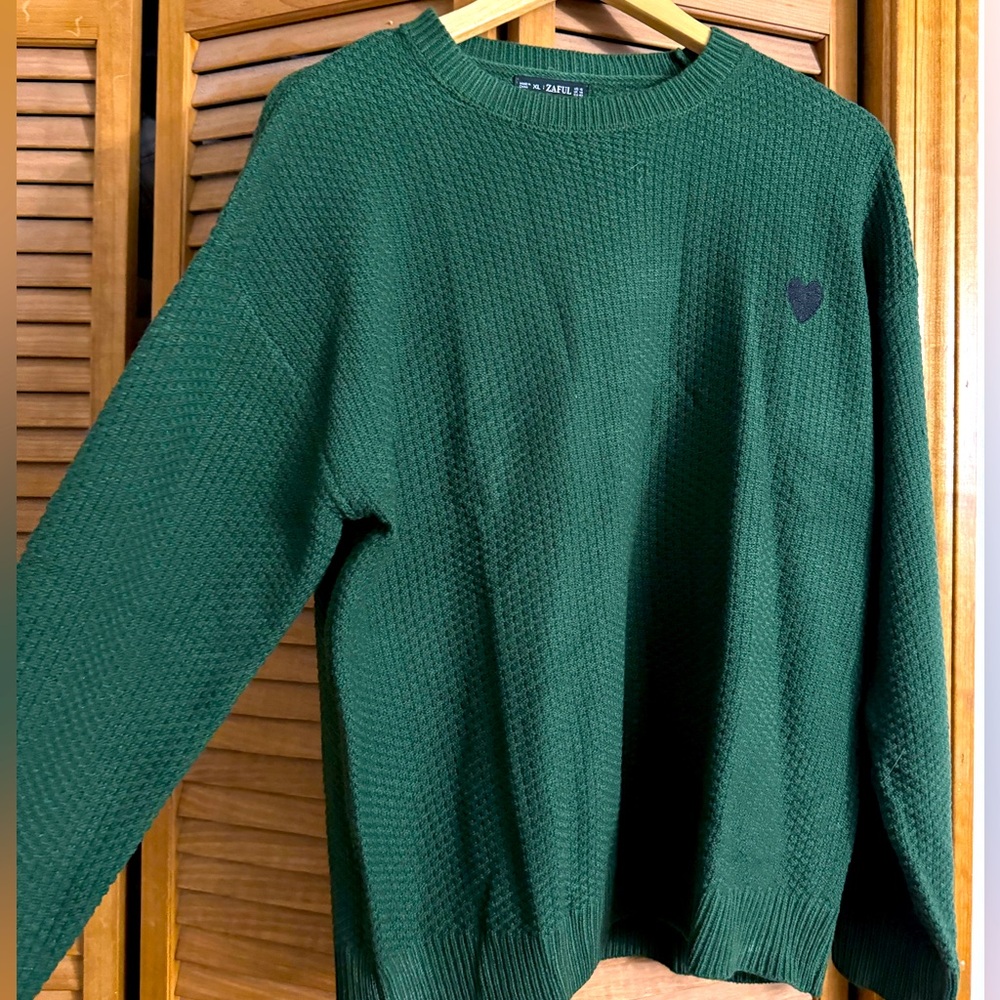 Sweater never worn size xl